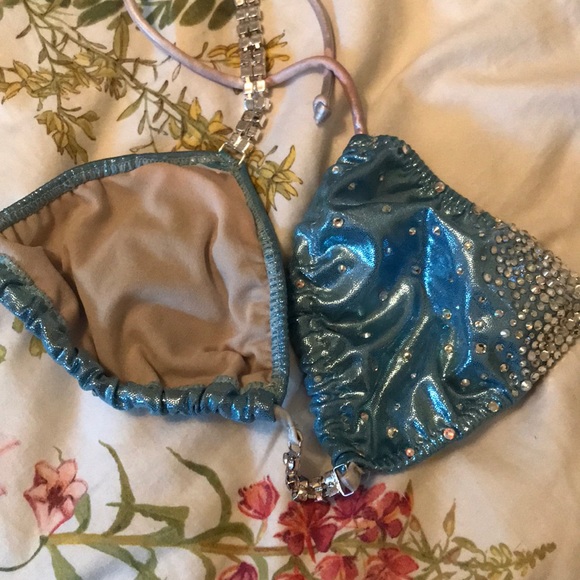 Competition bikini - Picture 4 of 6